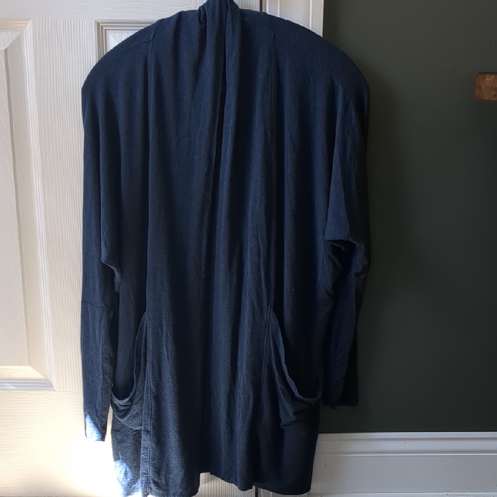 Prana Foundation Shrug